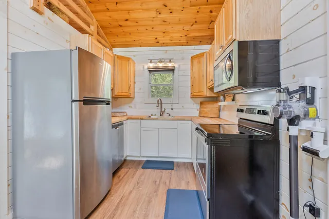 $329,000 | 326 Woodmans Mill Road, Searsmont, ME 04973