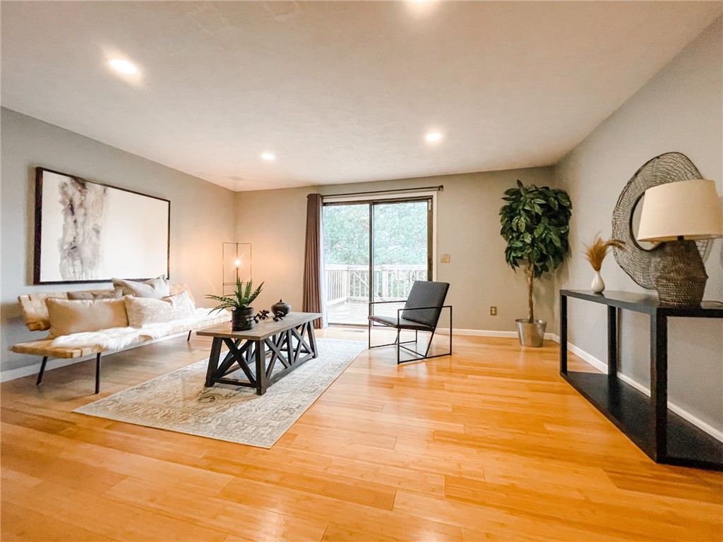 7 Devonshire Circle Penfield, NY 14526 - Photo 2 of 13