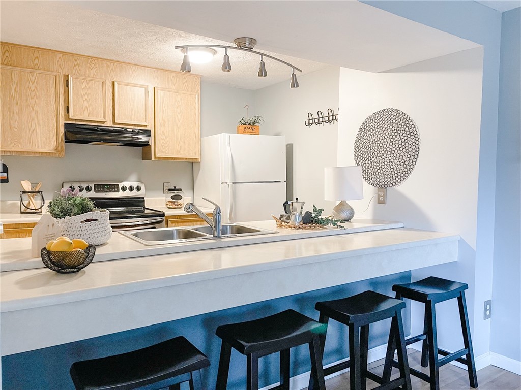 7 Devonshire Circle Penfield, NY 14526 - Photo 3 of 13