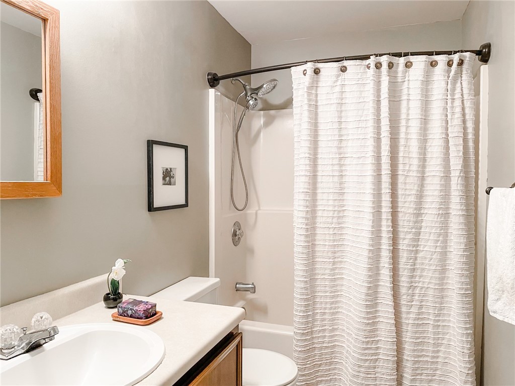 7 Devonshire Circle Penfield, NY 14526 - Photo 7 of 13