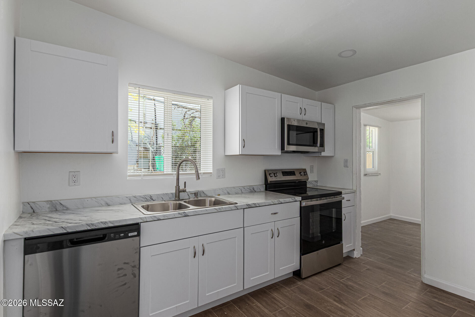 208 East 28th Street Tucson, AZ 85713 - Photo 8 of 27 09-28th