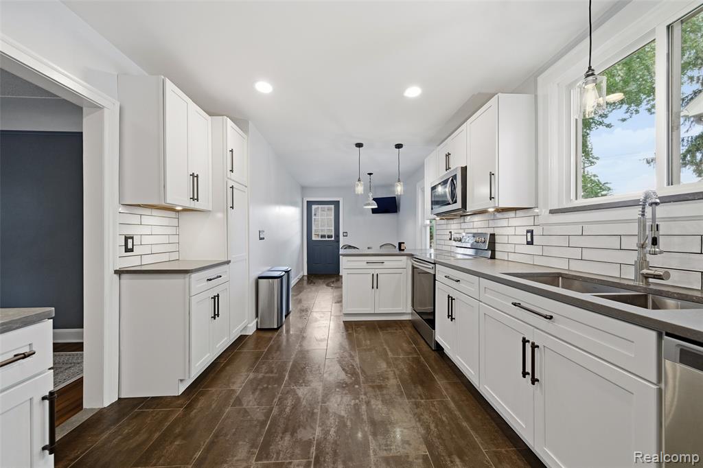 686 Princeton Road Berkley, MI 48072 - Photo 6 of 32 Gallery Image 6