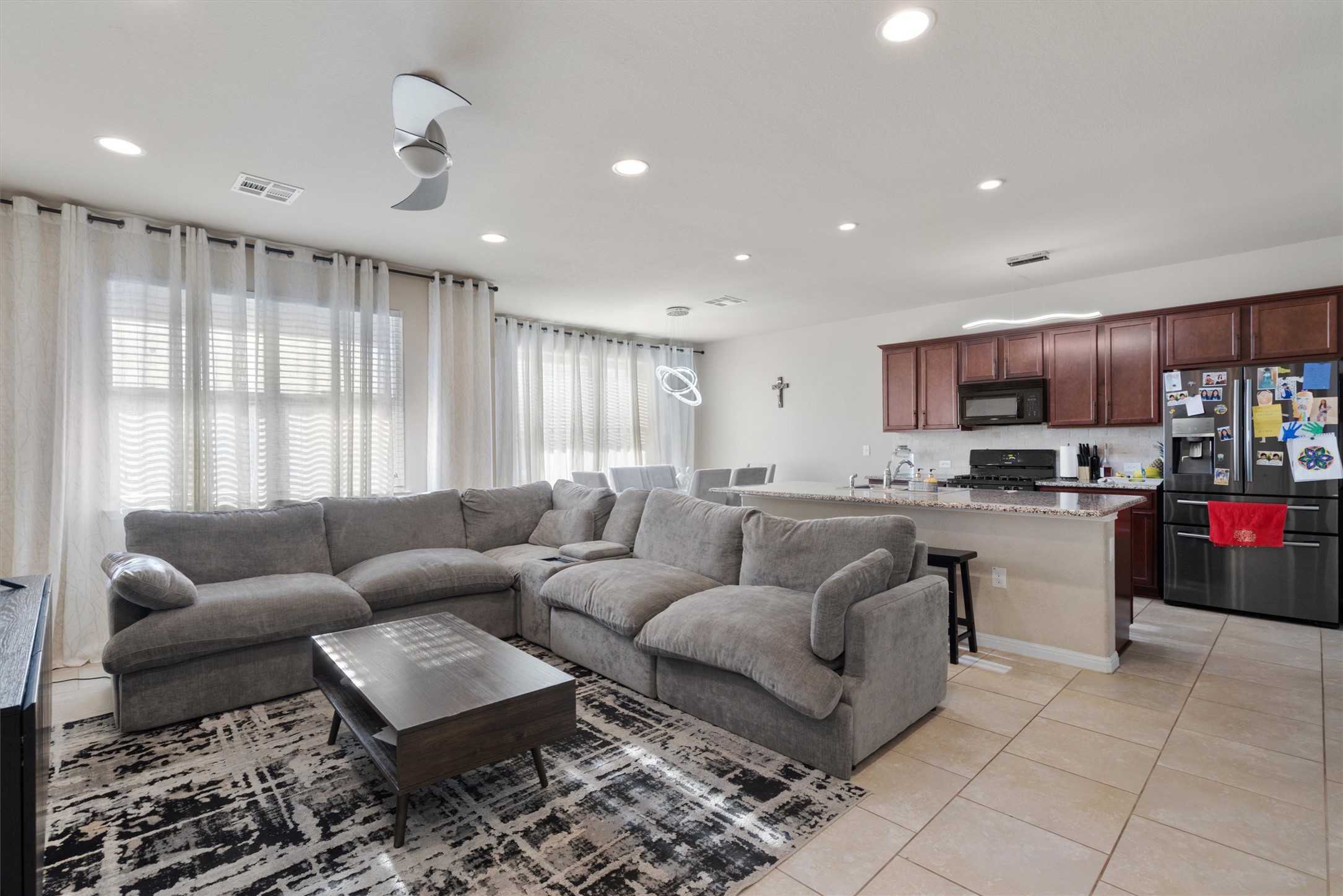 417 Epiphany Lane Pflugerville, TX 78660 - Photo 3 of 27