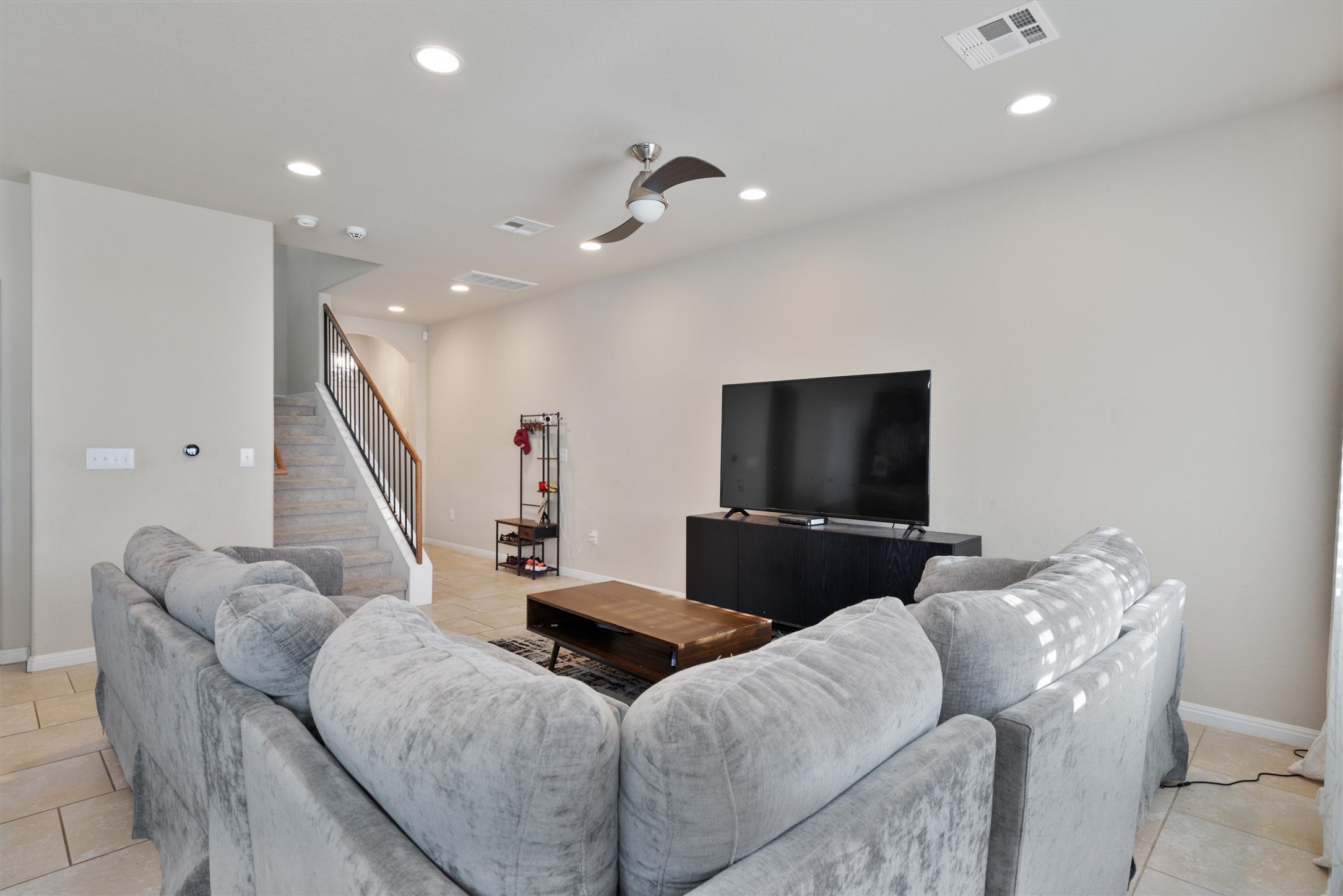 417 Epiphany Lane Pflugerville, TX 78660 - Photo 5 of 27