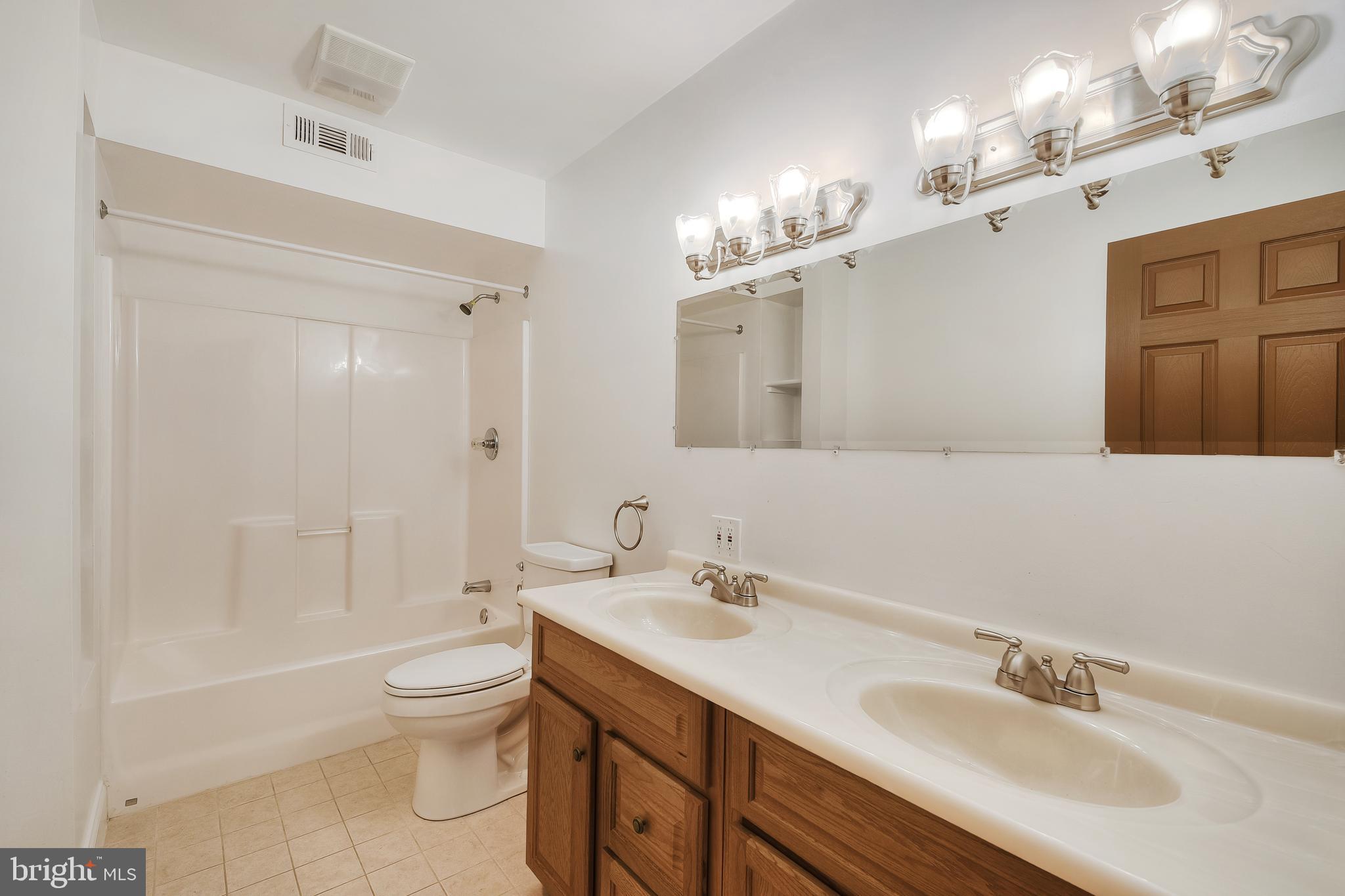 212 Greenland Beach Road Greenland Beach, MD 21226 - Photo 15 of 32 upstairs bath