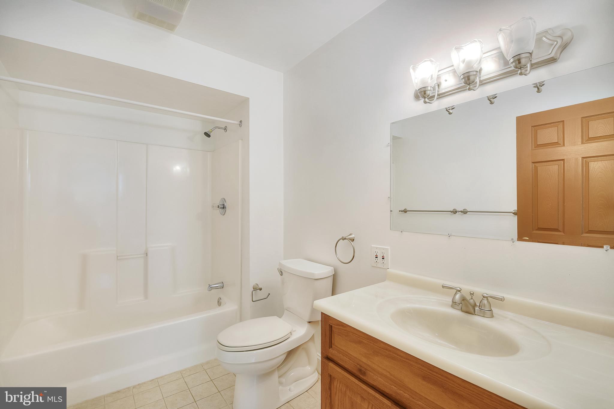 212 Greenland Beach Road Greenland Beach, MD 21226 - Photo 21 of 32 primary bath