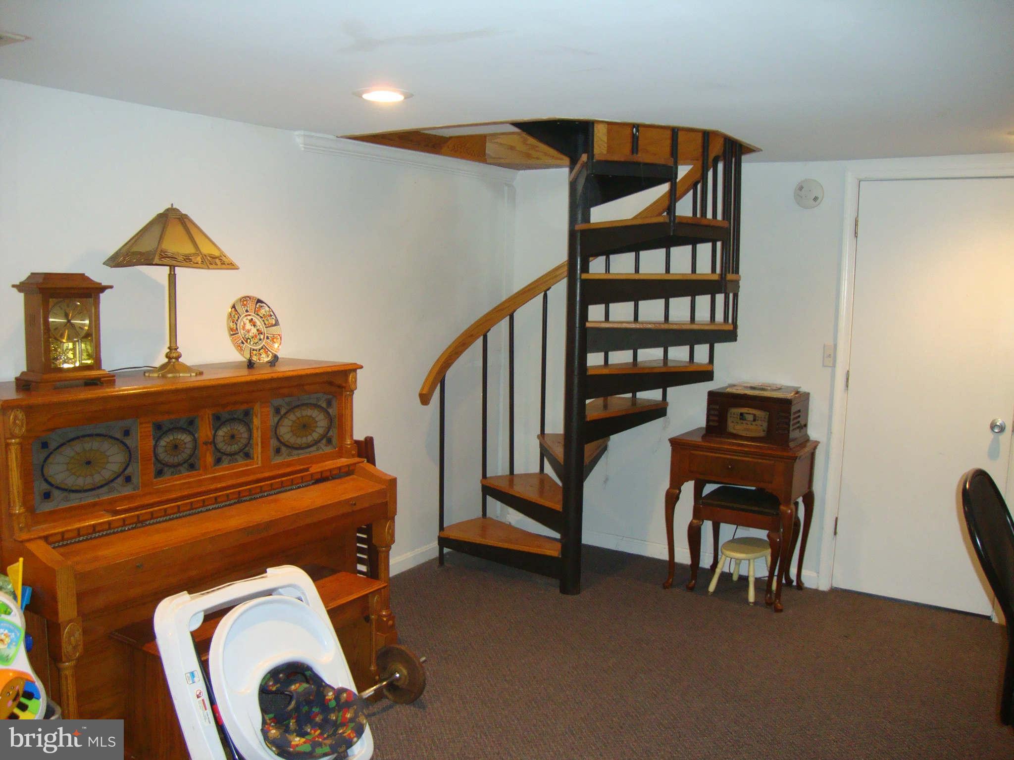 219 Warren Road Cockeysville, MD 21030 - Photo 17 of 30 Interior (General)