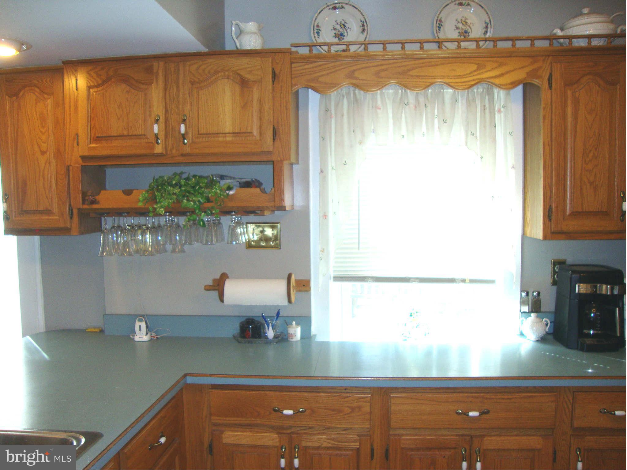 219 Warren Road Cockeysville, MD 21030 - Photo 10 of 30 Kitchen