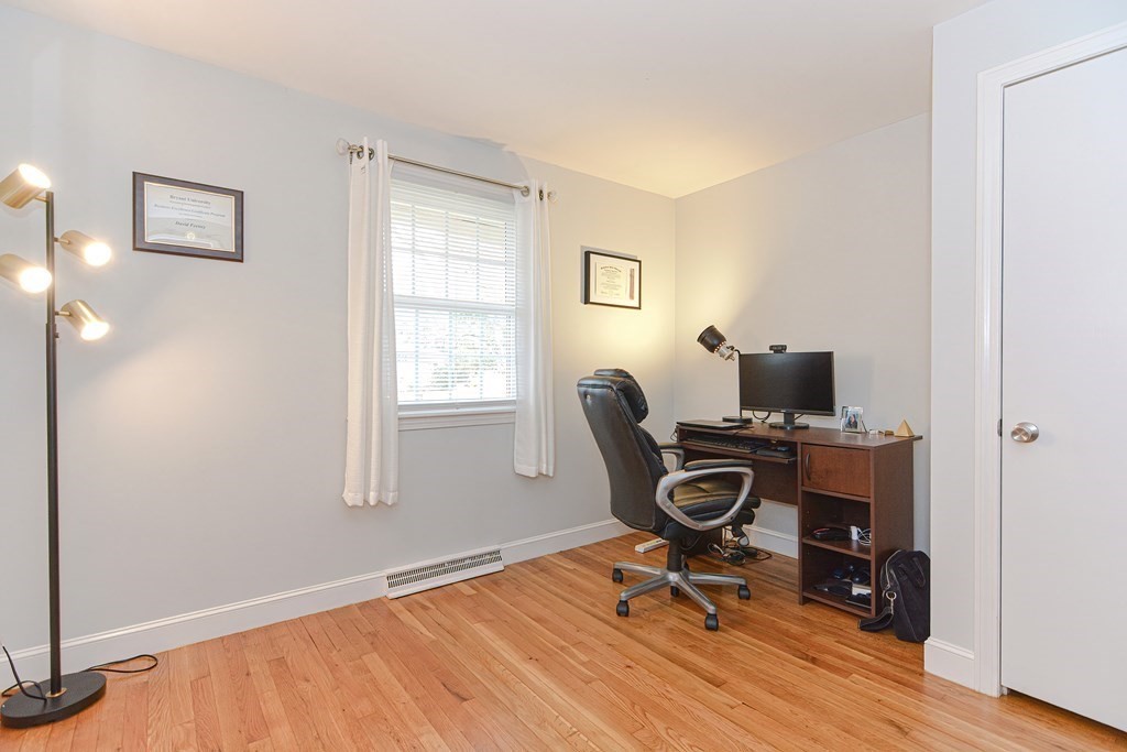 27 Borrows Road Foxboro, MA 02035 - Photo 20 of 40