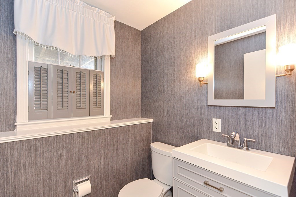 27 Borrows Road Foxboro, MA 02035 - Photo 25 of 40