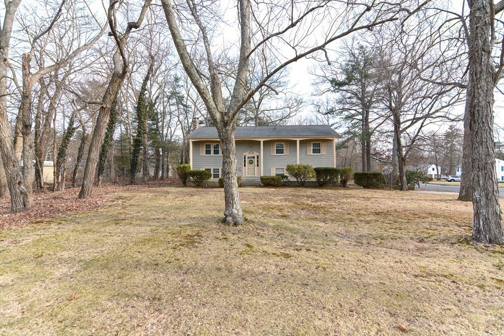 27 Borrows Road Foxboro, MA 02035 - Photo 37 of 40