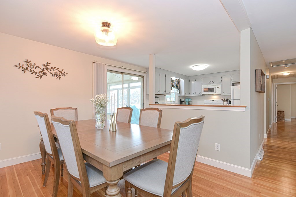 27 Borrows Road Foxboro, MA 02035 - Photo 8 of 40