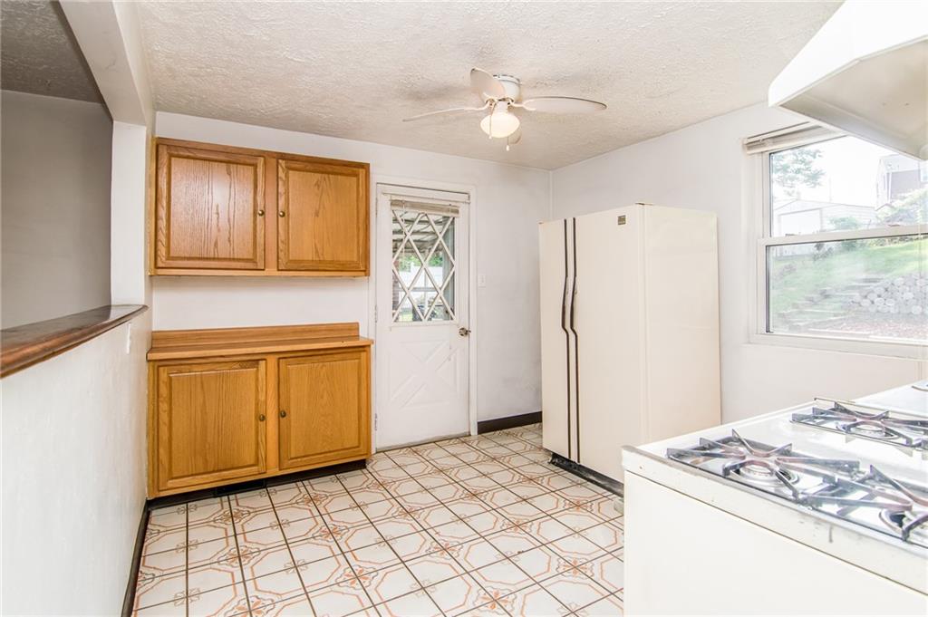 511 Ridgemont Drive Pittsburgh, PA 15220 - Photo 5 of 19 Gallery Image 5