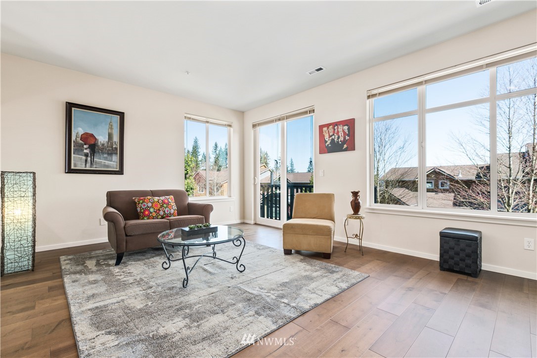 103 Sky Ridge Road Northwest, Unit 501 Issaquah, WA 98027 - Photo 3 of 15