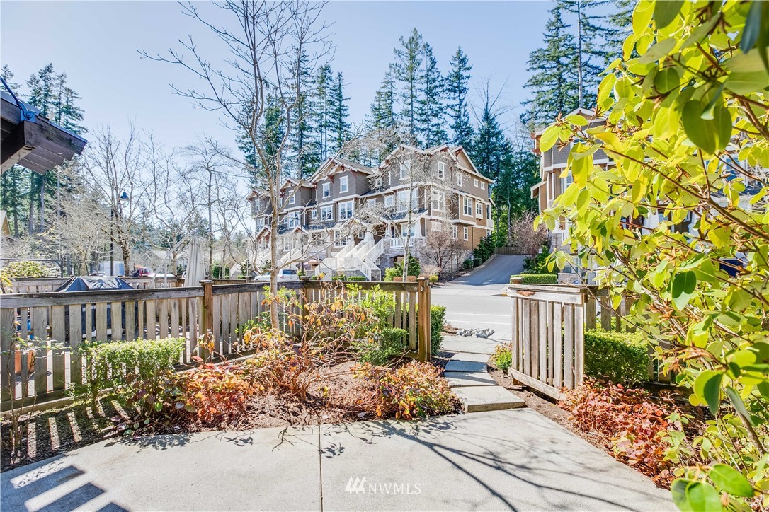 103 Sky Ridge Road Northwest, Unit 501 Issaquah, WA 98027 - Photo 9 of 15