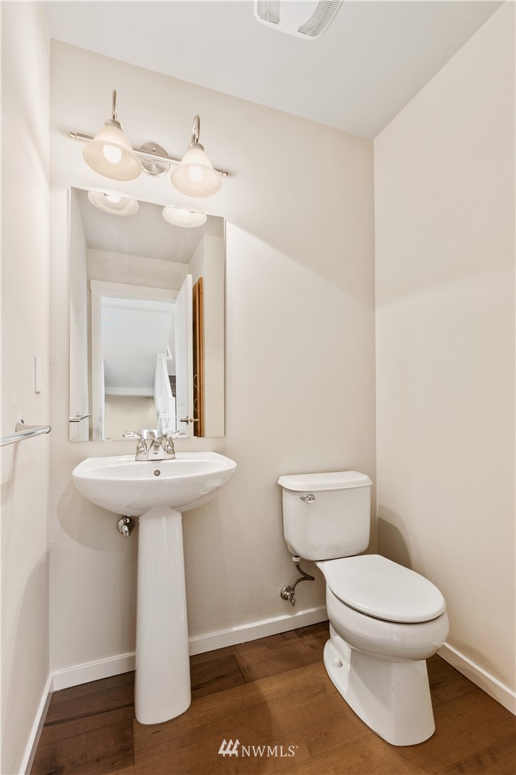 103 Sky Ridge Road Northwest, Unit 501 Issaquah, WA 98027 - Photo 10 of 15
