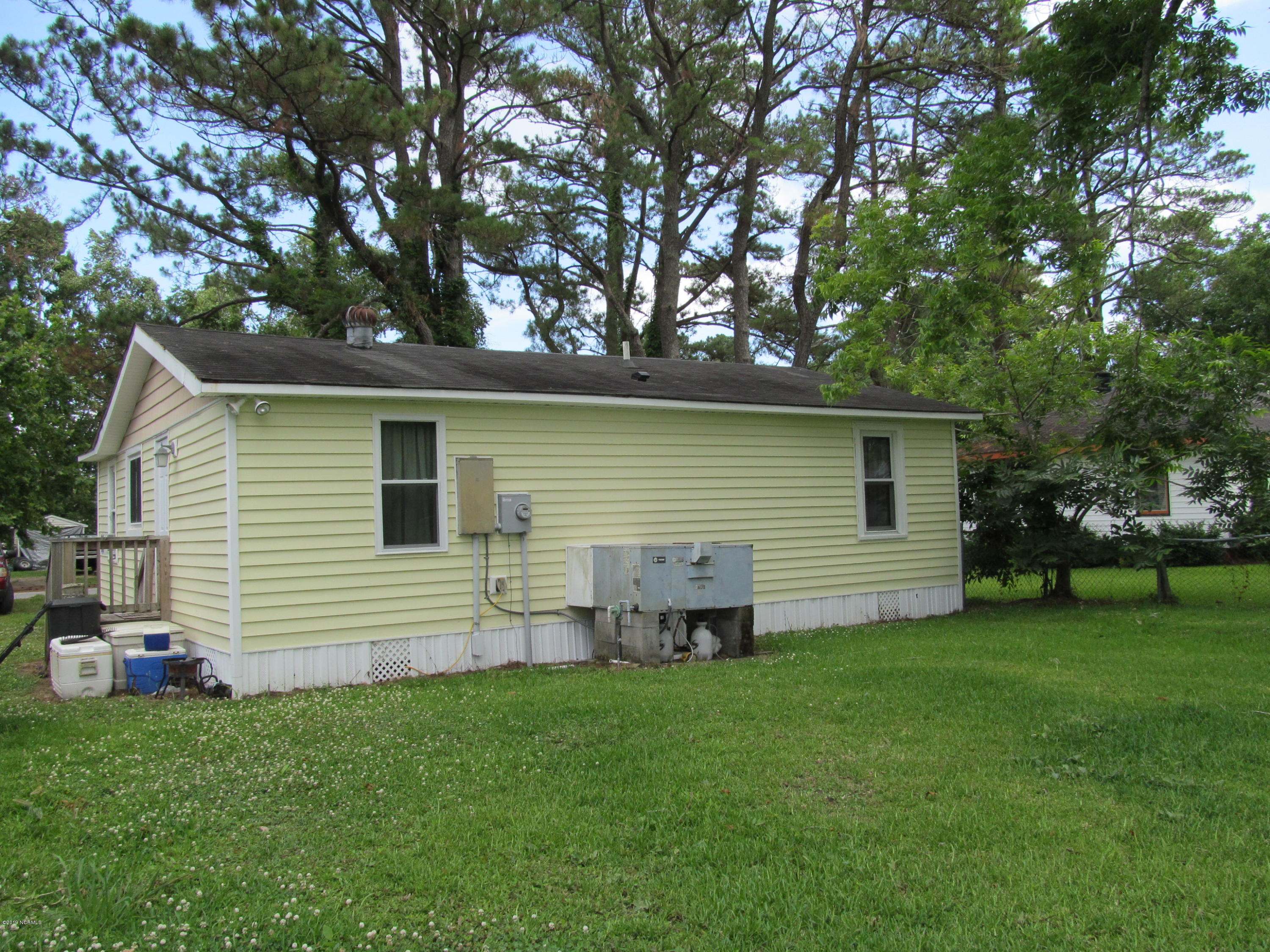 2207 Crab Point Loop Road Morehead City, NC 28557 - Photo 3 of 14 Rear