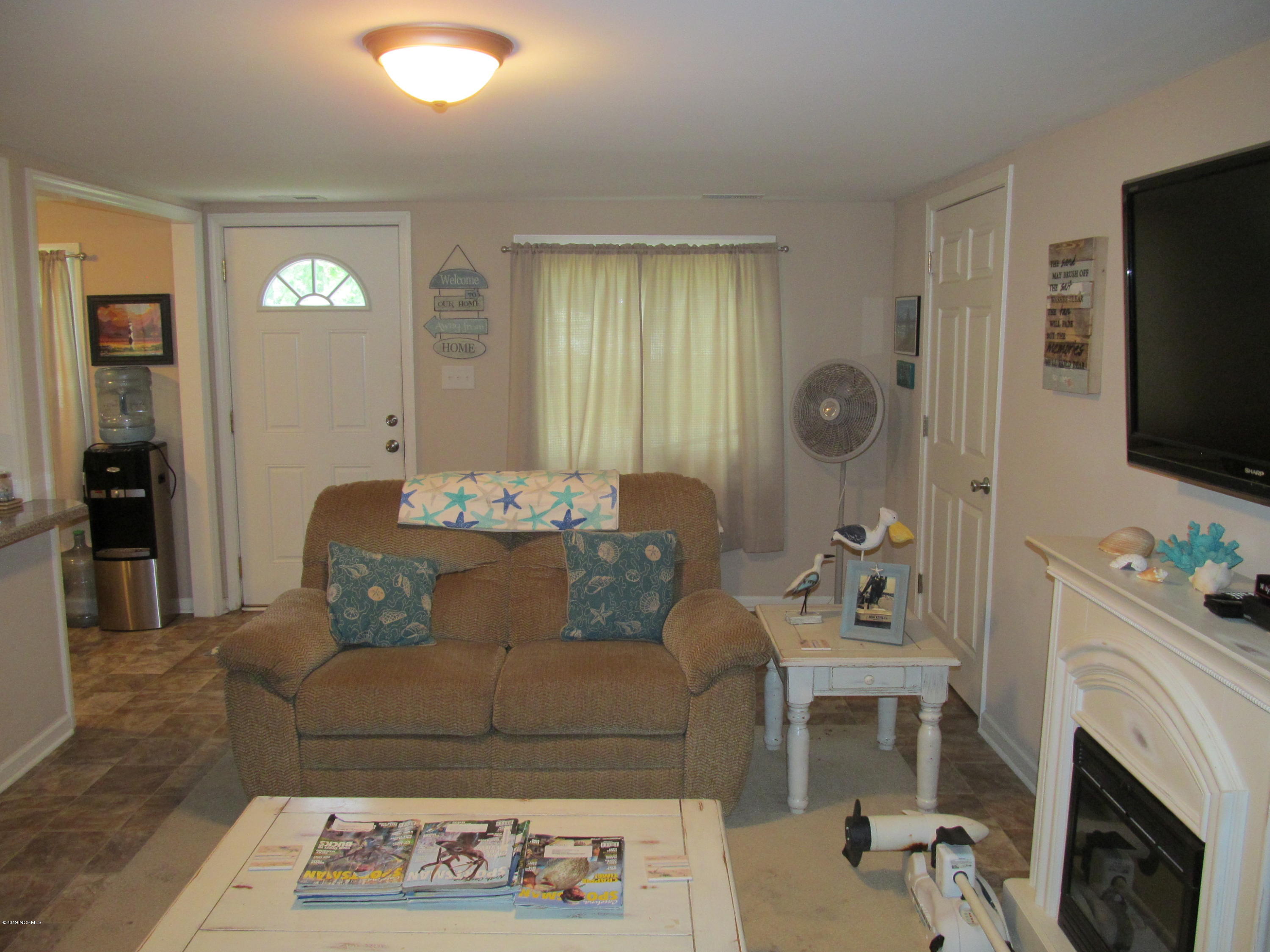 2207 Crab Point Loop Road Morehead City, NC 28557 - Photo 6 of 14 Family Room