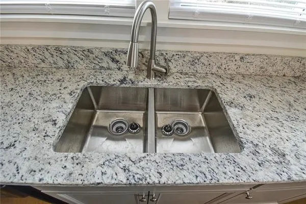 $1,000 | 20113 Highway 22, Ponchatoula, LA 70454