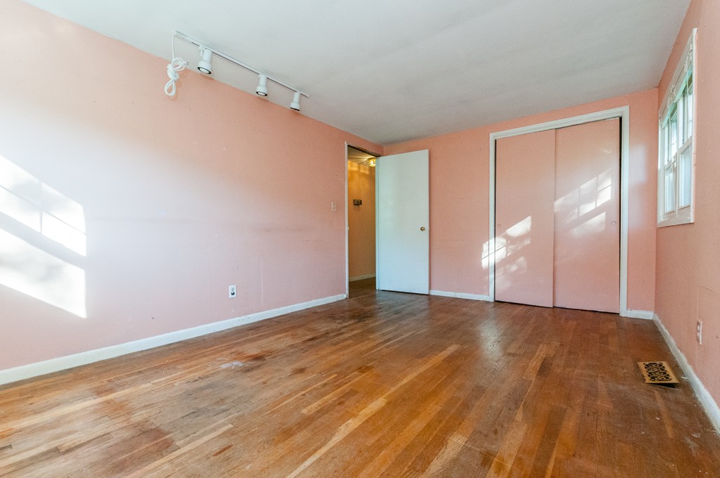 28 Stonehill Road Boston, MA 02136 - Photo 5 of 8 Gallery Image 5