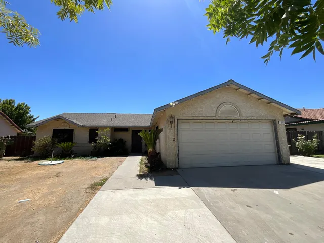 $300,000 | 14587 West Stanislaus Avenue, Kerman, CA 93630