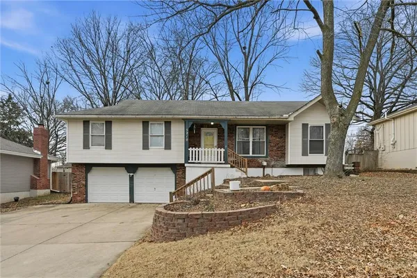 $190,000 | 5210 South Mccoy Street, Independence, MO 64055