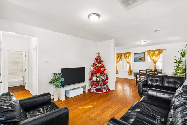 $550,000 | 370 4th Street, South Amboy, NJ 08879