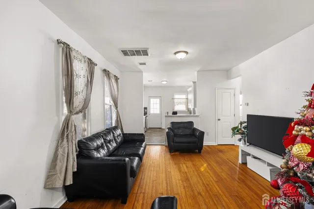 $550,000 | 370 4th Street, South Amboy, NJ 08879