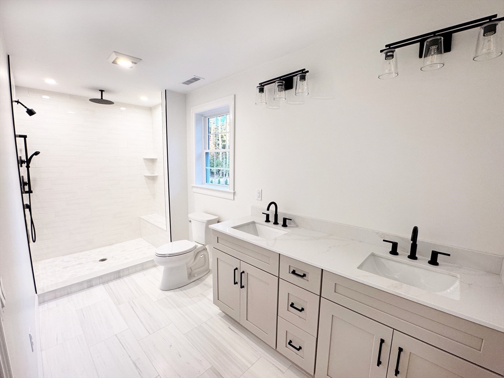 82 Tavern Way Hanson, MA 02341 - Photo 12 of 36