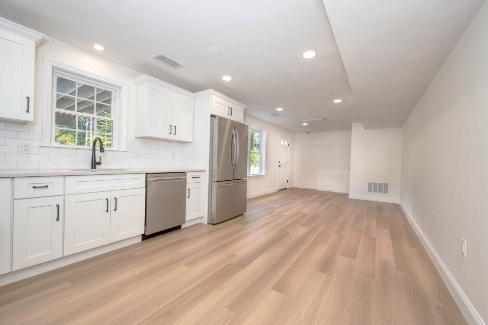 82 Tavern Way Hanson, MA 02341 - Photo 25 of 36