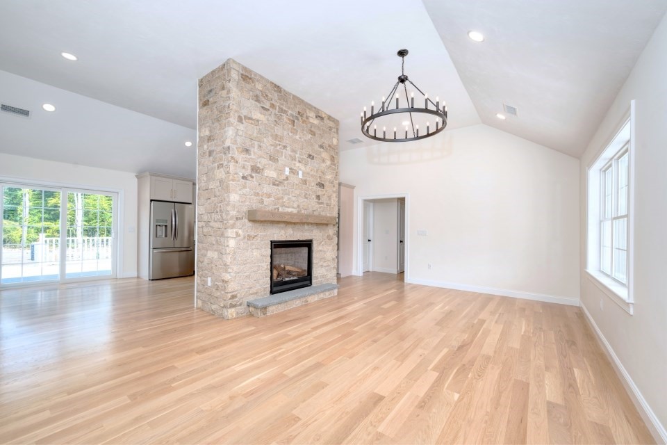 82 Tavern Way Hanson, MA 02341 - Photo 4 of 36