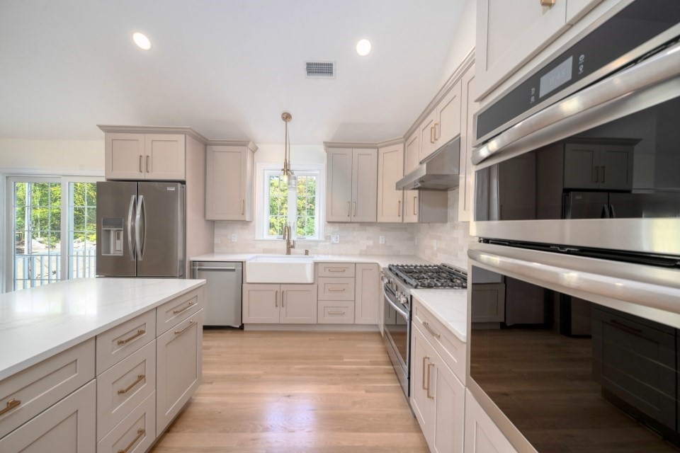 82 Tavern Way Hanson, MA 02341 - Photo 8 of 36