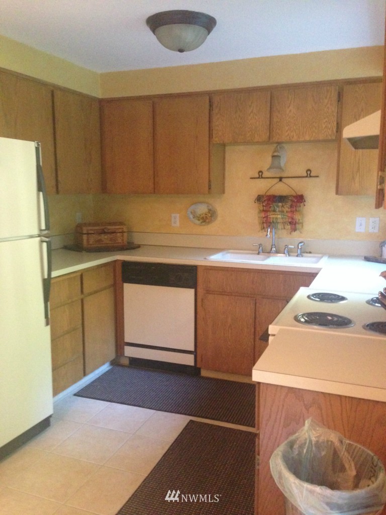 12626 Reo Road Southeast Rainier, WA 98576 - Photo 14 of 24 Gallery Image 14