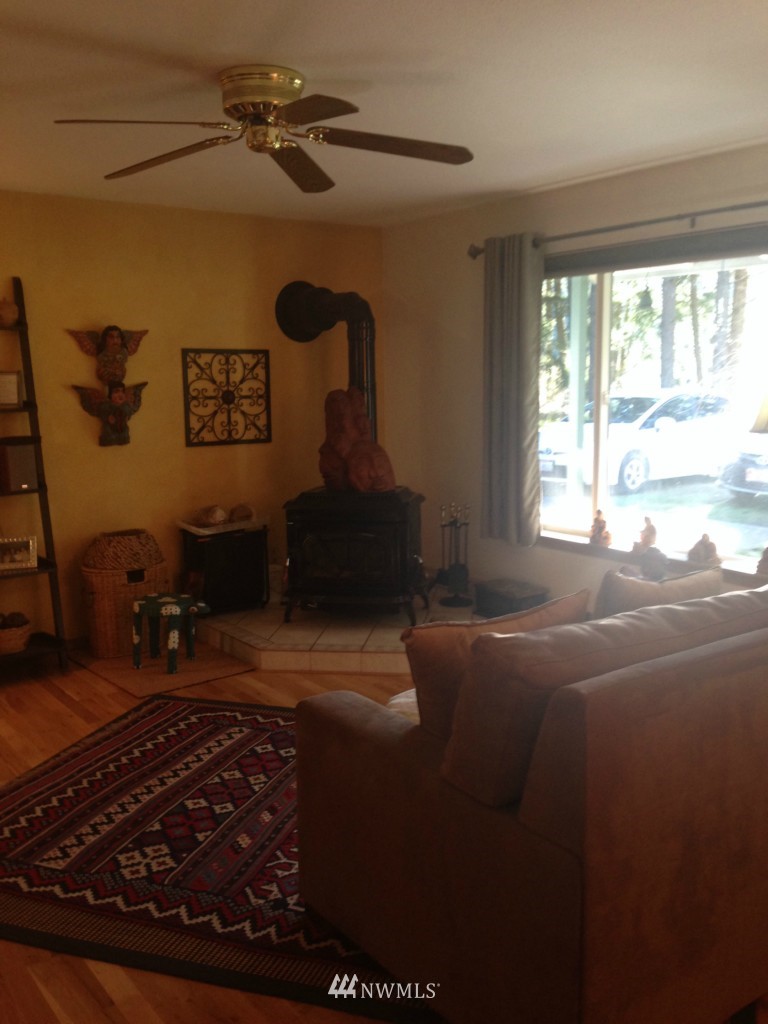 12626 Reo Road Southeast Rainier, WA 98576 - Photo 6 of 24 Gallery Image 6