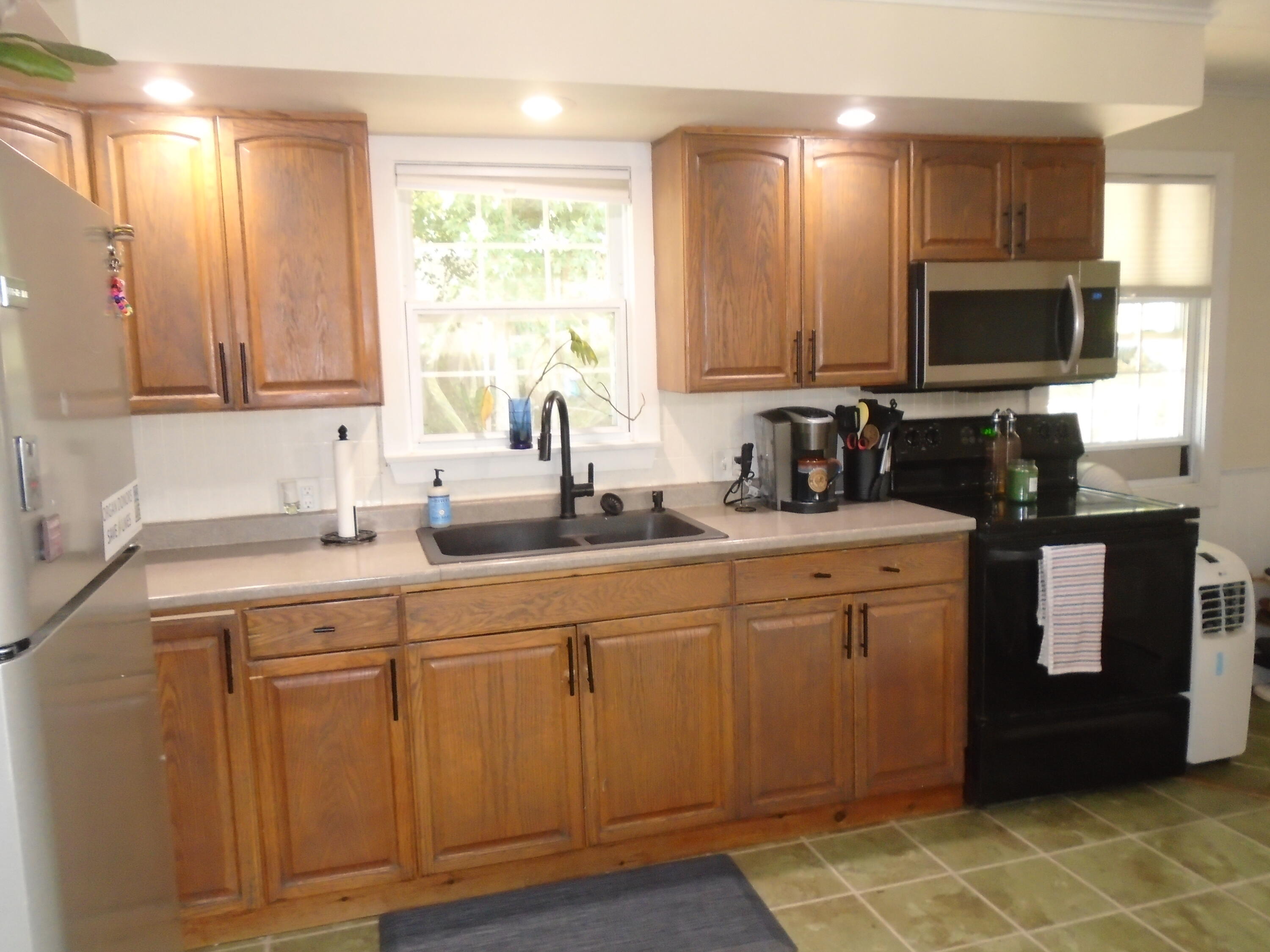 168 Augusta Road Winslow, ME 04901 - Photo 5 of 25 Kitchen