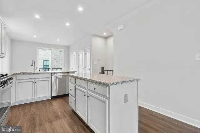 $3,400 | 4770 Towne Square Boulevard, Suitland, MD 20746