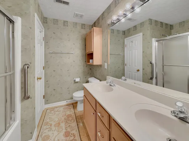 $299,900 | 314 Lake Chateau Drive, Hermitage, TN 37076