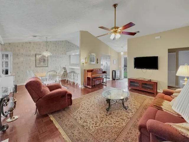 $299,900 | 314 Lake Chateau Drive, Hermitage, TN 37076