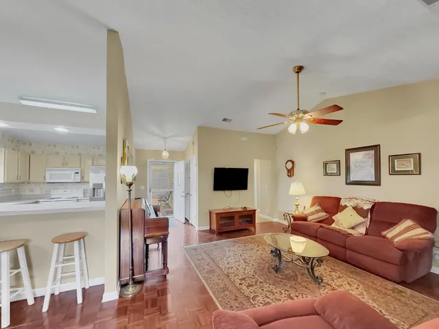 $299,900 | 314 Lake Chateau Drive, Hermitage, TN 37076