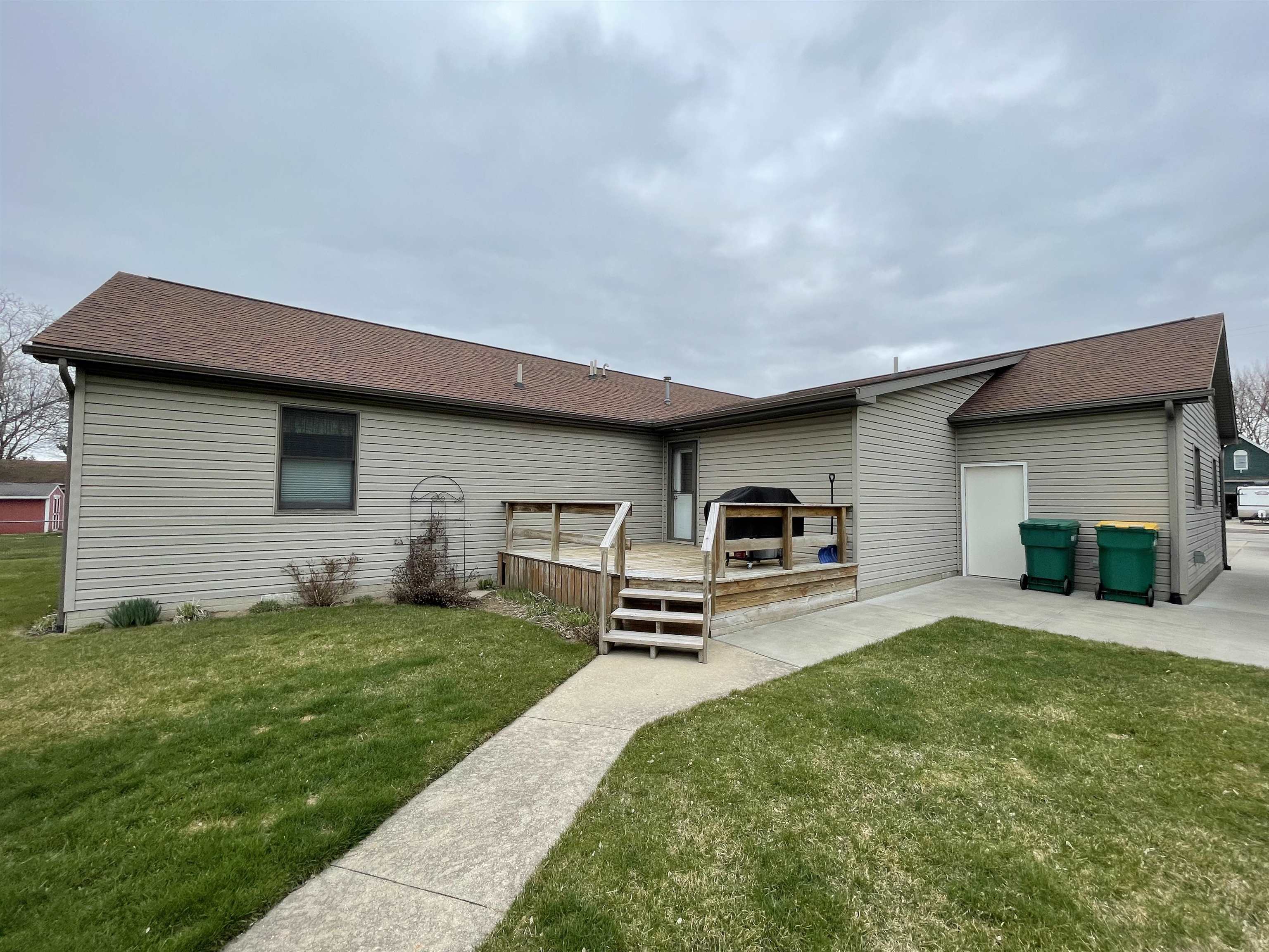 100 Tierney Road Bay City, MI 48708 - Photo 4 of 34