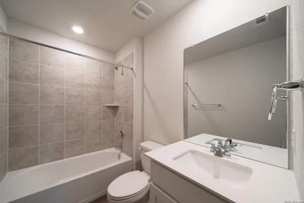 $2,600 | 398 American Robin Way, San Antonio, TX 78253