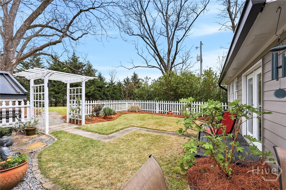 1481 Hodges Mill Road Watkinsville, GA 30677 - Photo 11 of 57 Fenced courtyard