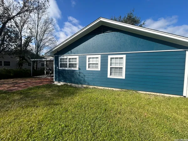 $229,000 | 1833 West Maple Drive, Orange, TX 77632