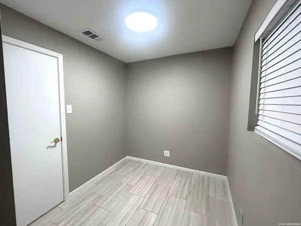 $229,000 | 1833 West Maple Drive, Orange, TX 77632
