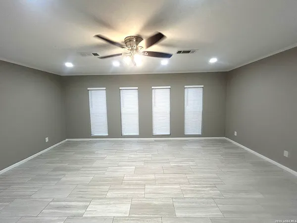 $229,000 | 1833 West Maple Drive, Orange, TX 77632