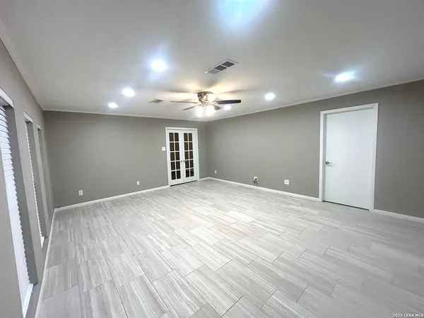 $229,000 | 1833 West Maple Drive, Orange, TX 77632