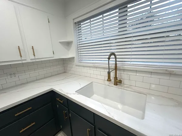 $229,000 | 1833 West Maple Drive, Orange, TX 77632