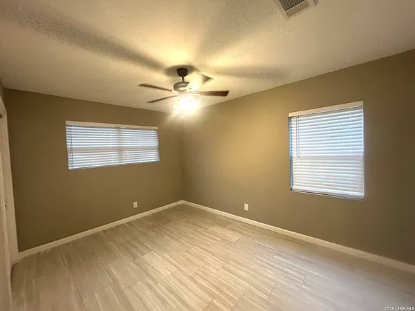 $229,000 | 1833 West Maple Drive, Orange, TX 77632