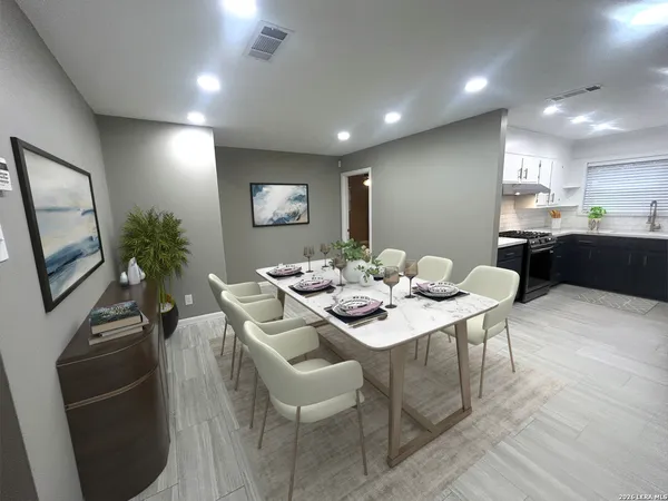 $229,000 | 1833 West Maple Drive, Orange, TX 77632