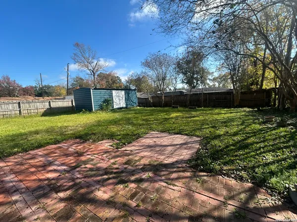 $229,000 | 1833 West Maple Drive, Orange, TX 77632